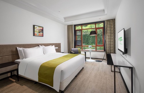 Yuhang District Hotel | Holiday Inn Hangzhou Chaoshan, an IHG Hotel
