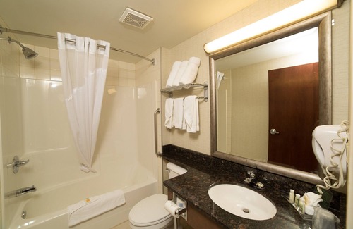 Lloydminster Hotel | Holiday Inn Hotel & Suites Lloydminster by IHG