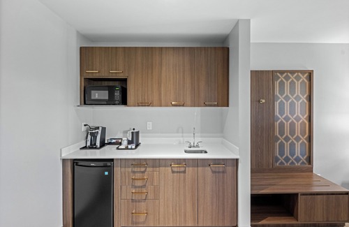 Surrey Hotel | Holiday Inn Hotel & Suites Surrey East Cloverdale by IHG