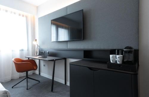 Roissy-en-France Hotel | Holiday Inn Paris CDG Airport an IHG Hotel