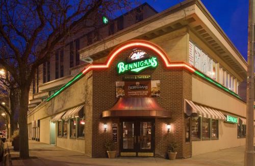 Rock Island Hotel | Holiday Inn Rock Island-Quad Cities by IHG