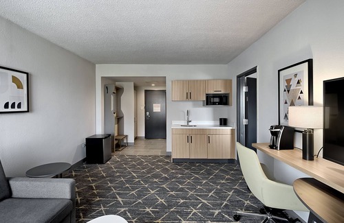 West Loop Hotel | Holiday Inn & Suites Chicago - Downtown by IHG