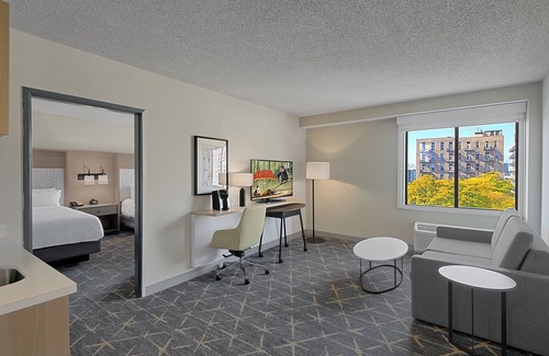 West Loop Hotel | Holiday Inn & Suites Chicago - Downtown by IHG