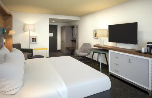 Decatur Hotel | Holiday Inn & Suites Decatur-Forsyth by IHG