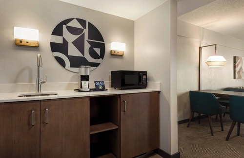 Greenwich Hotel | Holiday Inn Virginia Beach - Norfolk by IHG