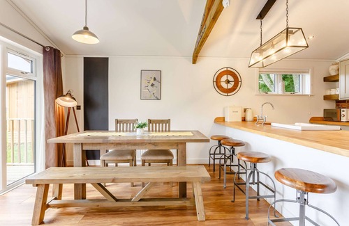 Churchill Apartment | Holiday Lodge in The Cotswolds