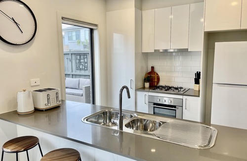 Safety Beach House | Holiday on Dromana by Ready Set Stay- 150m from the beach