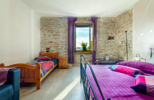 Bale House | Holiday stone house