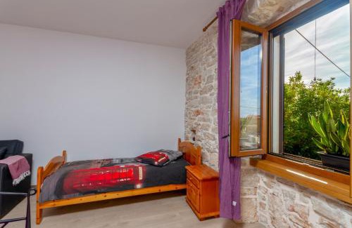 Bale House | Holiday stone house