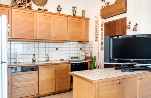 Chalcis Cottage | Holiday villa with sea view in Paralia Avlidas