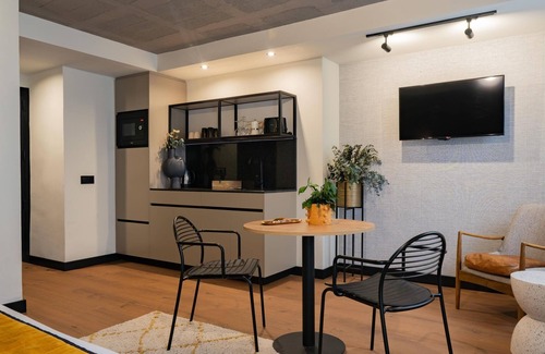 Perchel Sur Apartment | Holidays2Malaga Bubu Studio Patio and Smart Tv