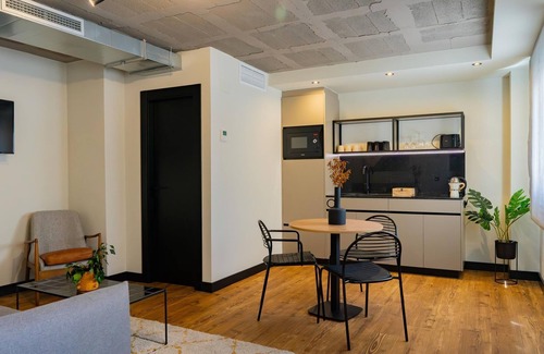 Perchel Sur Apartment | Holidays2Malaga Bubu WIFI Brand new