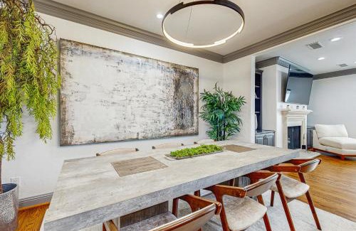 Oak Lawn Apartment | Holland Haven