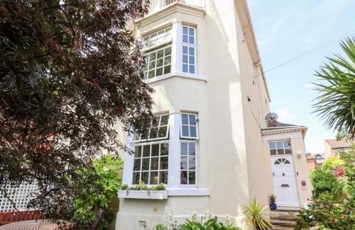 New Brighton Apartment | Holland House