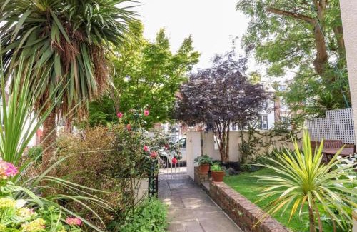 New Brighton Apartment | Holland House