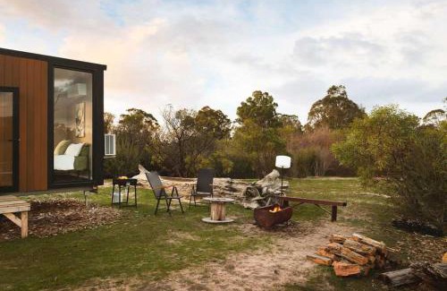 Laharum House | Hollow Mountain Getaway 1 by Tiny Away
