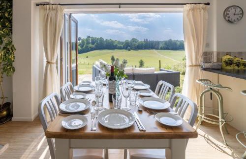 Chilworth House | Holly Cottage
