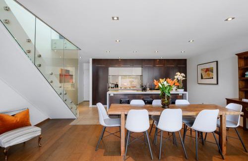 Saint Albans House | Holly Road Executive Townhouse