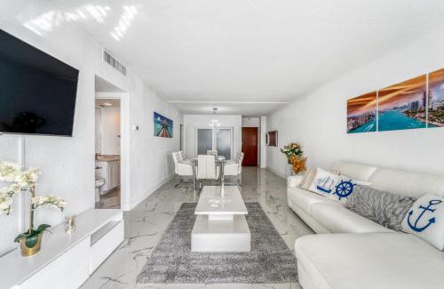 Hollywood South Central Beach Apartment | Hollywood Beach Ocean View Condo, Direct Beach Access, Pool & Resort Amenities
