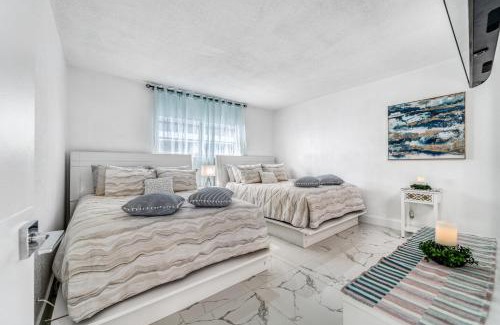 Hollywood South Central Beach Apartment | Hollywood Beach Ocean View Condo, Direct Beach Access, Pool & Resort Amenities