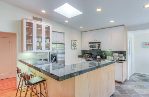 Hollywood Hills West House | Hollywood Hills Retreat ★ Big Backyard in Peaceful Setting ★ 2 Car Garage