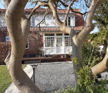Odder Bed & Breakfast | Holsteinshus B&B