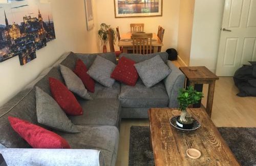 Gifford Apartment | Holyrood Park Apartment