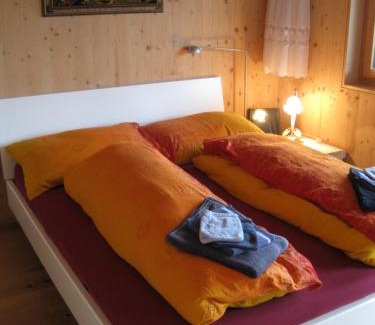 Steinen House | Holz100 Zimmer mit Rigiblick