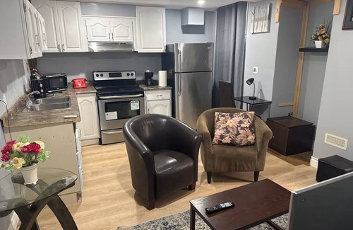 Woodstock Apartment | Homa Away From Home - Lovely Basement Apartment