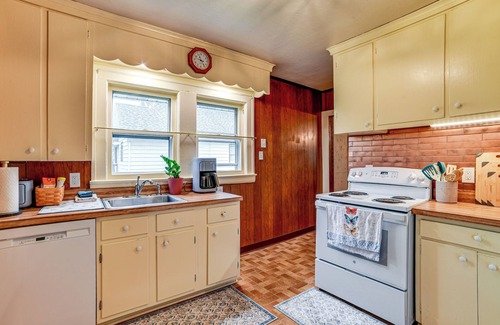 Vestal House | Home 7 Mi to Binghamton University!