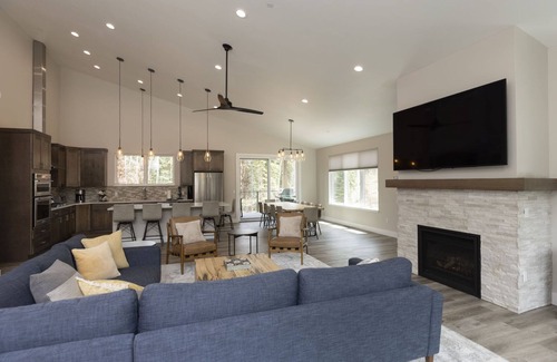 Purgatory House | Home Across from Purg - Hot Tub, Ping Pong, Foosball, AC, Multiple Decks