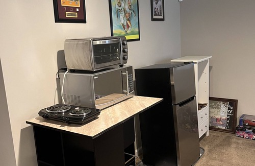 Fredericksburg House | "Home Away From Home"/5 mins from downtown Fredericksburg & mall!