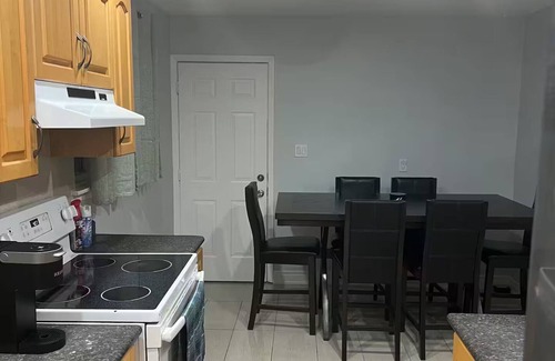 Malton House | Home away from Home-YYZ Airport