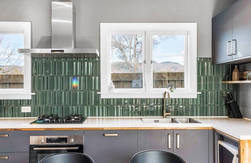 Somerfield House | Home away from home close to everything. Pet friendly.