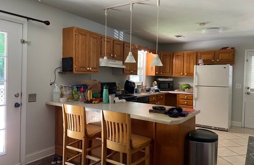 Oxford House | Home Away From Home-1.5 Miles to Square & 2 Mile From Campus