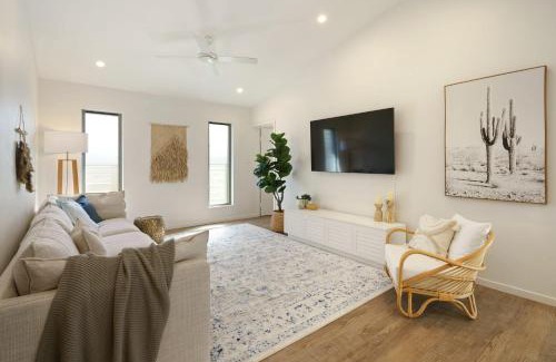 Dicky Beach House | Home away from Home at Dicky Beach