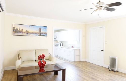 Northridge House | HOME AWAY FROM HOME