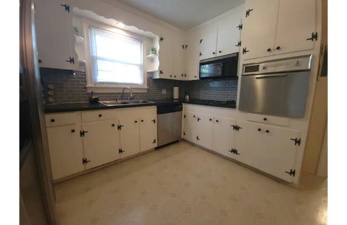 Williamston House | Home-away-from-home in Williamston: Great for long-term stays