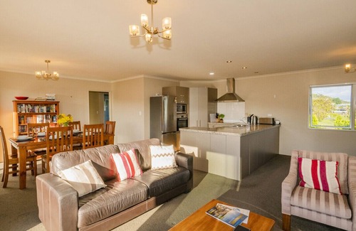 Cooks Beach Cottage | Home Base - Cooks Beach Holiday Home