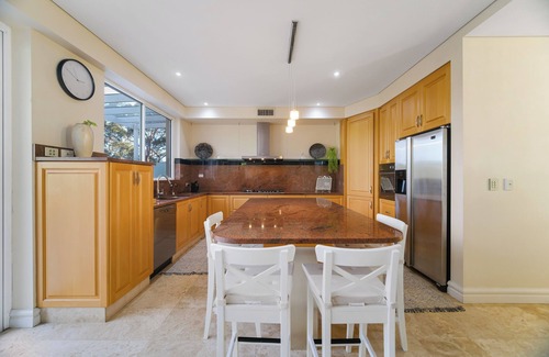 Seaforth House | Home by the Harbor on Sydney's Northern Beaches