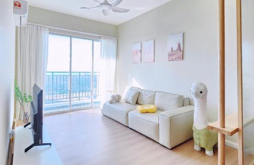 Bandar Perda Apartment | Home Cinema - BM City Centre - 4km to Icon City at The Metropol Muji Style Apartment
