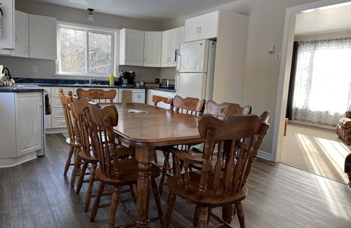 Lanark Highlands House | Home/Cottage near Calabogie with 40 acres. 5 min from White Lake boat launch.