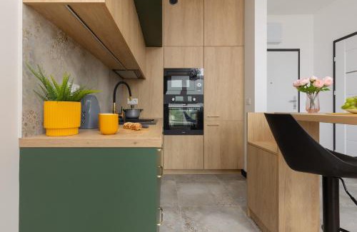 Praga Polnoc Apartment | Home Factory Estate Praga Kotsisa by Noclegi Renters