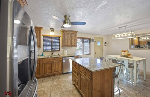 Kanab House | Home in Kanab, Utah w/Private Swimming Pool!