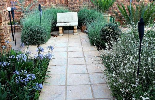Garsfontein Apartment | @Home in the East