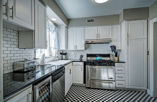 Fondren House | Home in the Heart of Fondren Near Everything