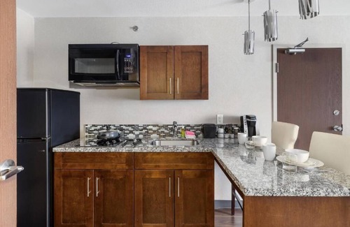 Yorkton Hotel | Home Inn & Suites Yorkton