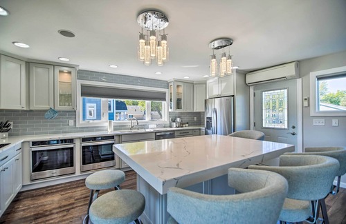 McHenry House | Home on Fox River: Modern Decor Style!
