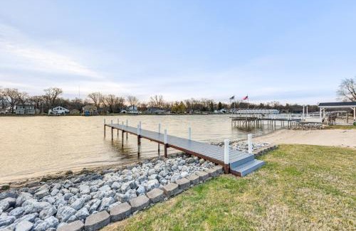 McHenry House | Home on Fox River Modern Decor Style!