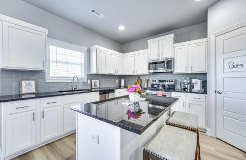 Bentonville House | Home on the Hill 8 Mi to Bentonville City Square